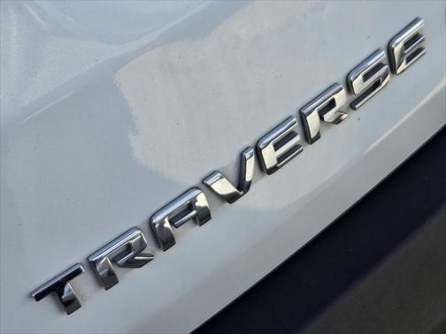 2022 Chevrolet Traverse LS