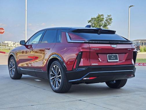 2025 Cadillac LYRIQ Sport