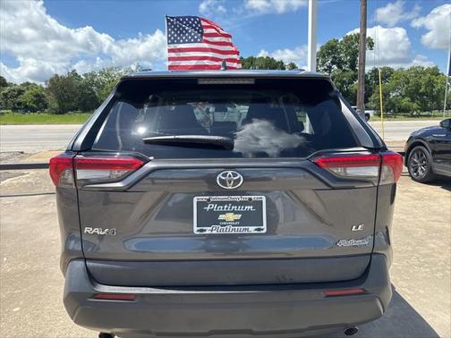 2020 Toyota RAV4 LE