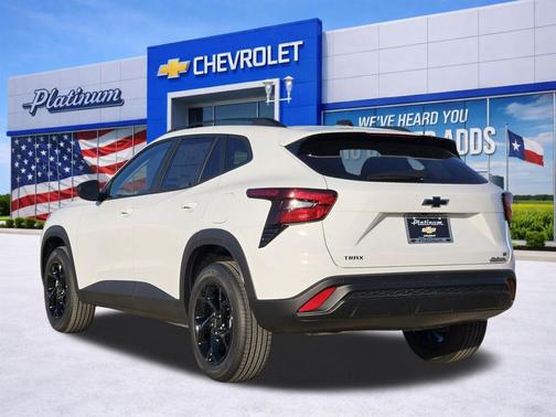 Summit White 2026 Chevrolet Trax LT