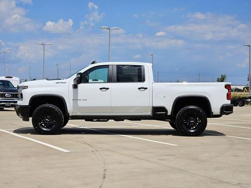 2025 Chevrolet Silverado 2500 4WD Crew Cab Standard Bed ZR2