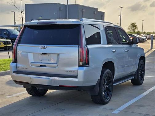2019 Cadillac Escalade Luxury