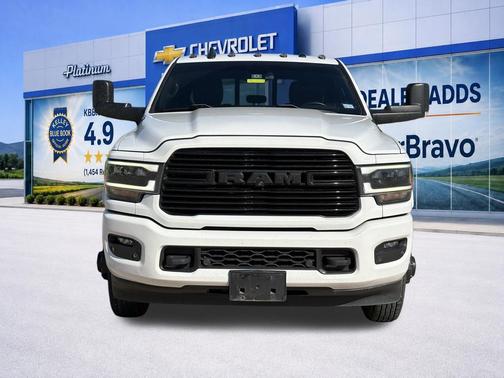 Bright White Clearcoat 2022 RAM 3500 Laramie Crew Cab 4x4 8' Box