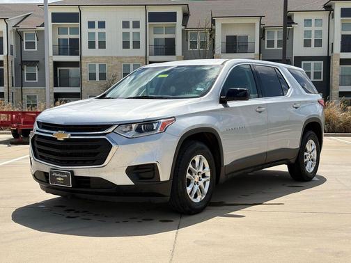 Silver Ice Metallic 2020 Chevrolet Traverse LS