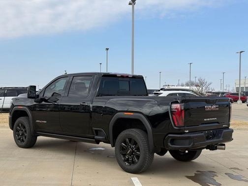 2025 GMC Sierra 2500 AT4