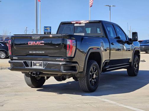 2025 GMC Sierra 2500 AT4