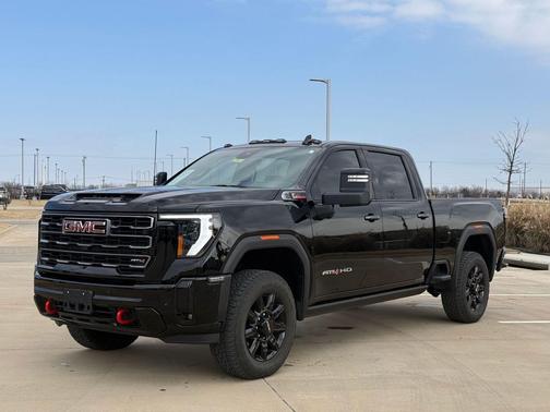 2025 GMC Sierra 2500 AT4