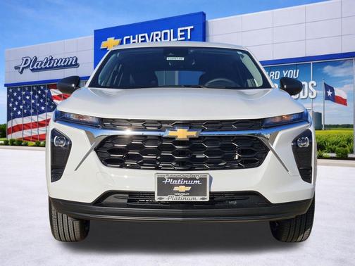 Summit White 2026 Chevrolet Trax LS