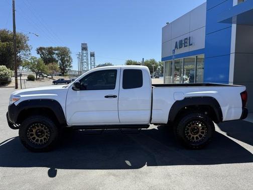 2022 Toyota Tacoma SR