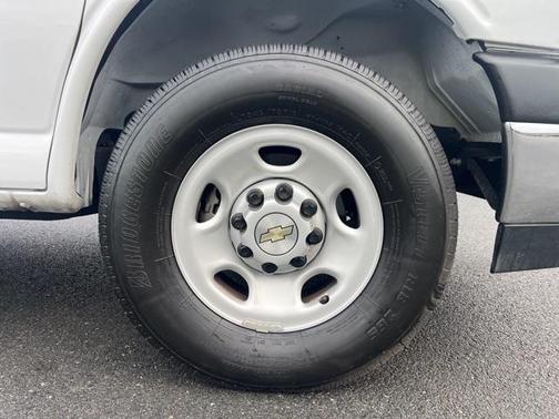 2024 Chevrolet Express 2500 RWD 2500 Regular Wheelbase WT