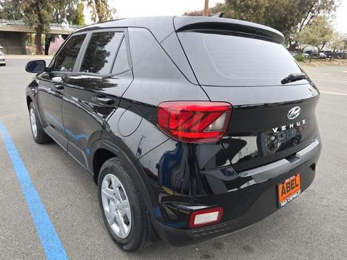 2020 Hyundai VENUE SE