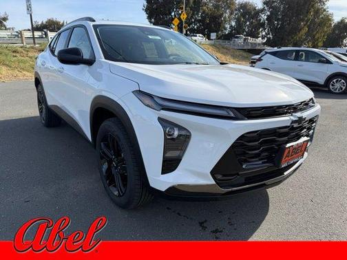 Summit White 2026 Chevrolet Trax FWD ACTIV