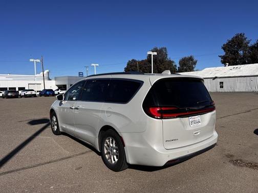 2021 Chrysler Pacifica Touring L