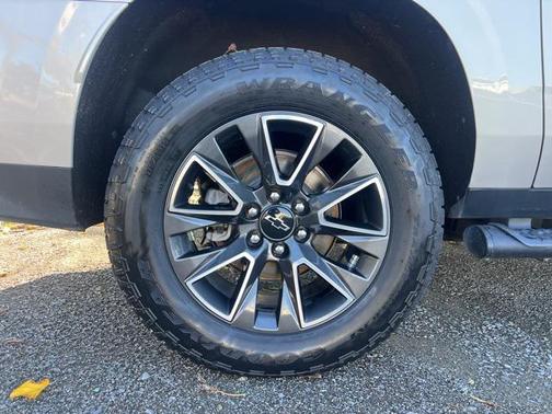 2022 Chevrolet Suburban 4WD Z71