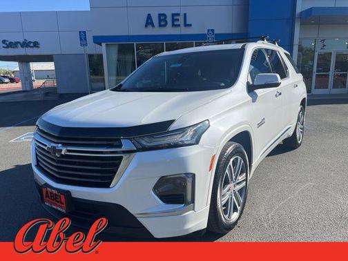 Iridescent Pearl Tricoat 2023 Chevrolet Traverse High Country