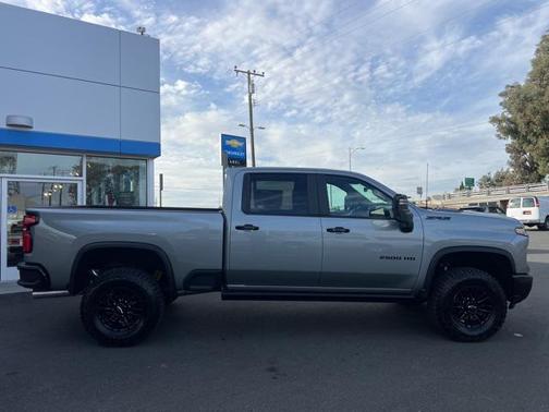 2026 Chevrolet Silverado 2500 ZR2