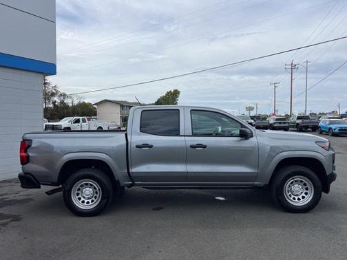 2024 Chevrolet Colorado WT