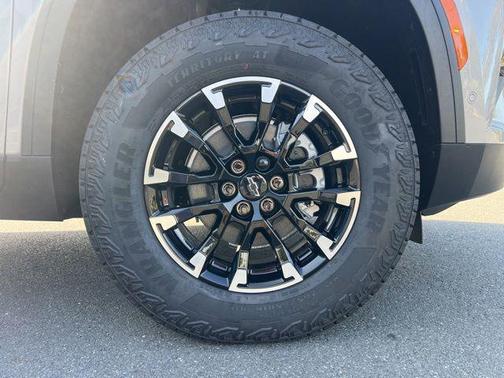 Sandstone Gray 2026 Chevrolet Traverse AWD Z71