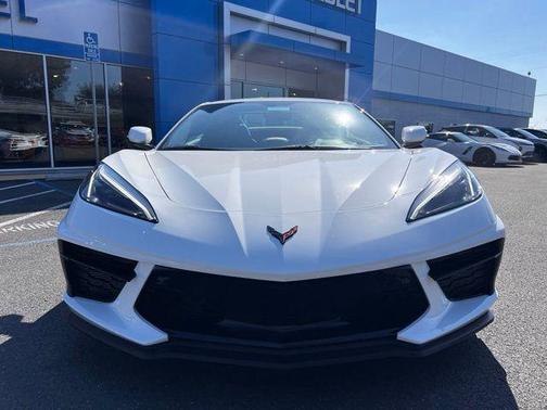 Arctic White 2023 Chevrolet Corvette Stingray w/3LT