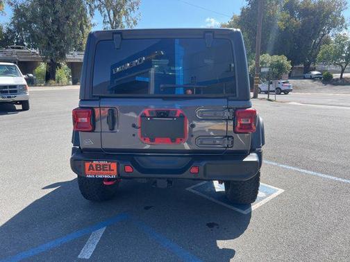 Granite Crystal Metallic Clearcoat 2024 Jeep Wrangler Rubicon