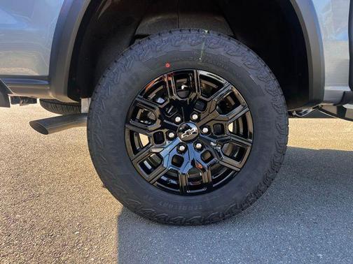 Sterling Gray Metallic 2026 Chevrolet Colorado Trail Boss