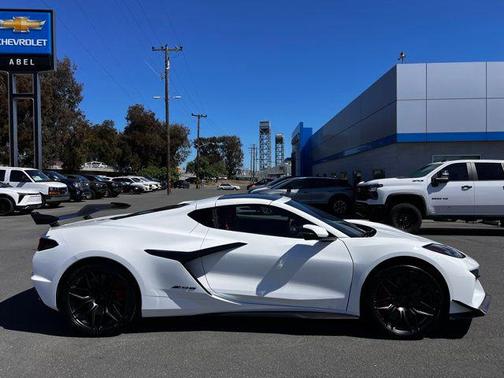 Arctic White 2024 Chevrolet Corvette Z06