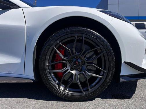 Arctic White 2024 Chevrolet Corvette Z06