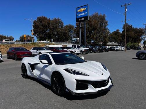 Arctic White 2024 Chevrolet Corvette Z06