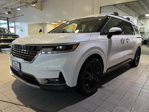 2024 Kia Carnival SX