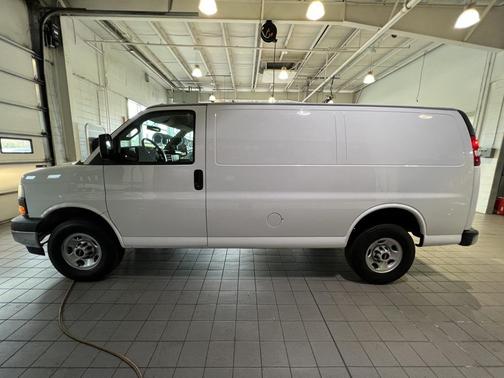 2024 GMC Savana 2500 Work Van