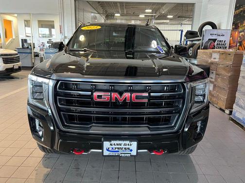 Onyx Black 2023 GMC Yukon AT4