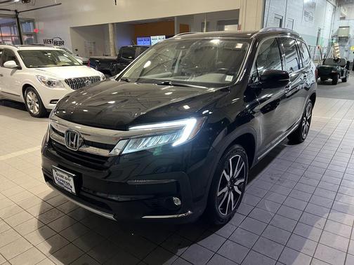 2022 Honda Pilot Touring 8-Passenger