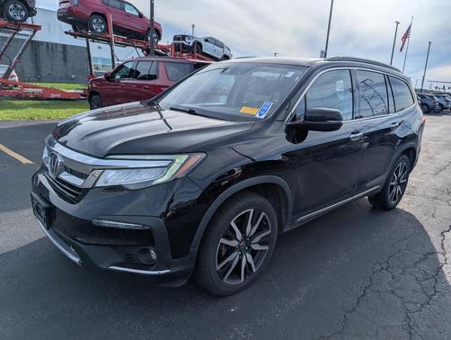2022 Honda Pilot Touring 8-Passenger