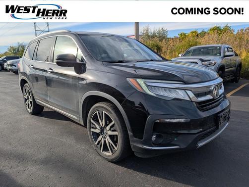 2022 Honda Pilot Touring 8-Passenger