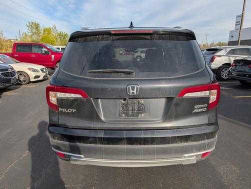 2022 Honda Pilot Touring 8-Passenger