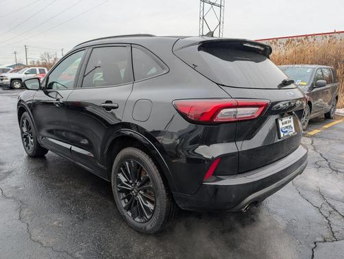 2023 Ford Escape ST-Line Elite