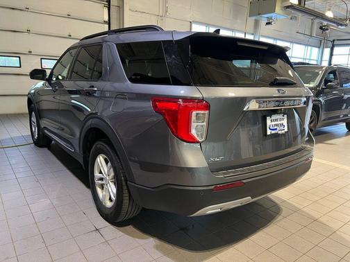Carbonized Gray Metallic 2022 Ford Explorer XLT