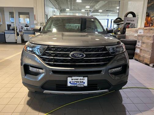Carbonized Gray Metallic 2022 Ford Explorer XLT
