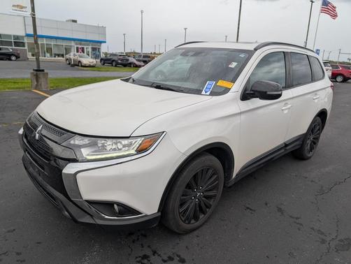 2020 Mitsubishi Outlander LE