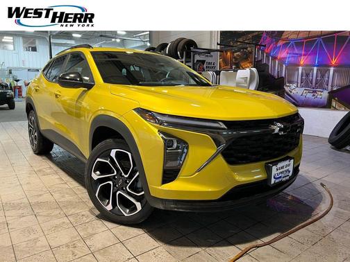 Nitro Yellow Metallic 2024 Chevrolet Trax FWD 2RS