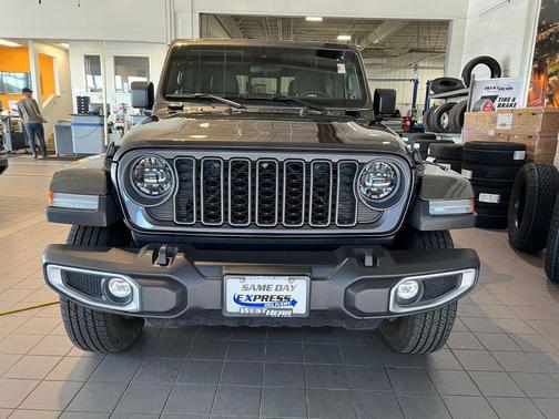 Granite Crystal Metallic Clearcoat 2025 Jeep Gladiator Sport S