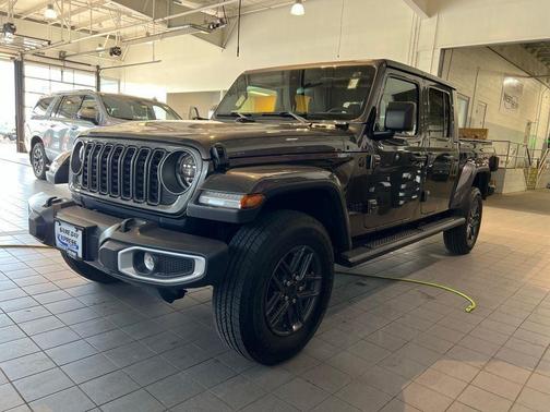 Granite Crystal Metallic Clearcoat 2025 Jeep Gladiator Sport S