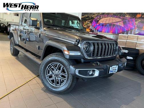 Granite Crystal Metallic Clearcoat 2025 Jeep Gladiator Sport S