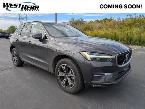 2022 Volvo XC60 B5 Momentum
