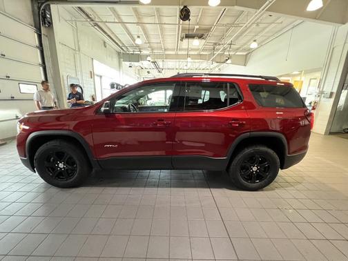 2023 GMC Acadia AWD AT4