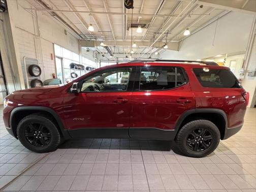 2023 GMC Acadia AWD AT4
