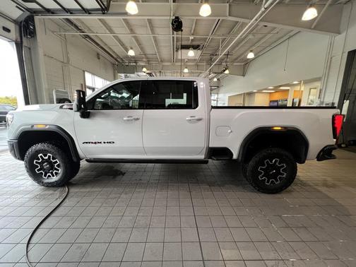 2024 GMC Sierra 2500 AT4