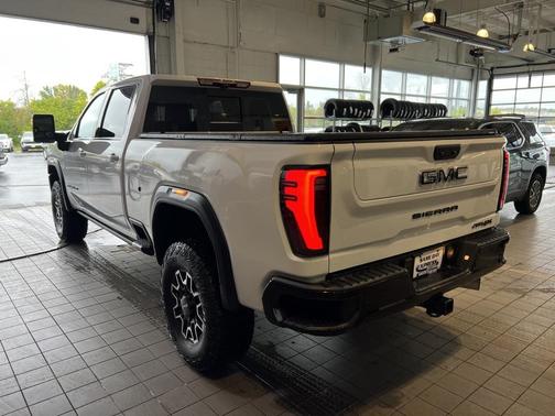 2024 GMC Sierra 2500 AT4