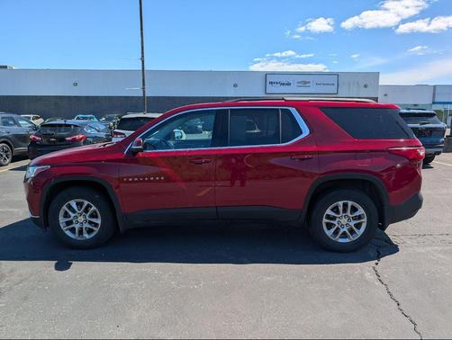Cajun Red Tintcoat 2021 Chevrolet Traverse LT Cloth