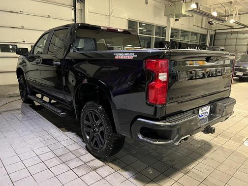 2022 Chevrolet Silverado 1500 Custom Trail Boss